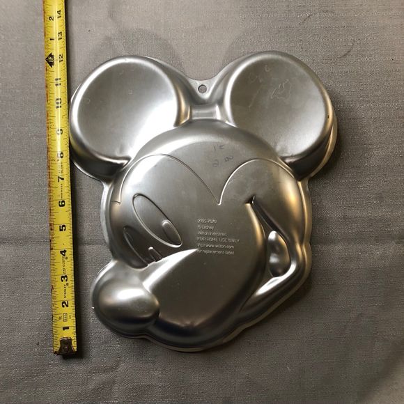Wilton Mickey Mouse Head Cake Pan 12” - Picture 4 of 4
